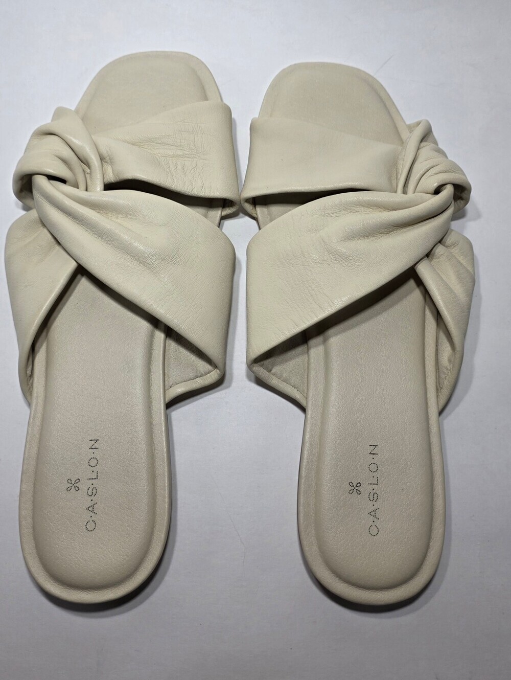 Caslon Women’s Leather Ankle Flats Slip On Shoes Beige Size 8.5M Comfort